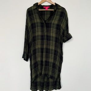 Black & Green Pullover Dress